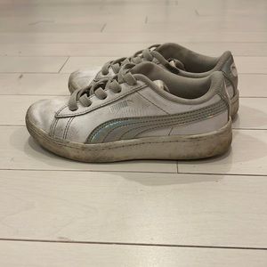 Puma leather no tie sneakers